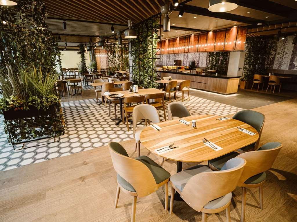 Ibis Styles Sibiu Arsenal Hotell Restaurant bilde